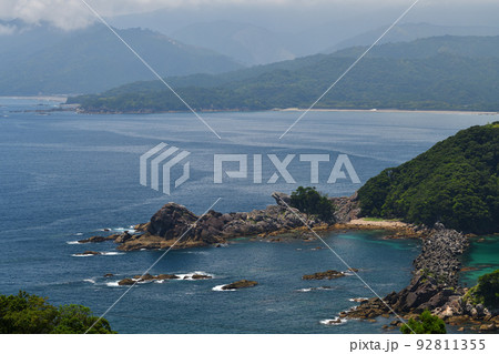 「徳島県」海陽町　竹ヶ島よりの眺望　葛島と東洋町を望む 92811355
