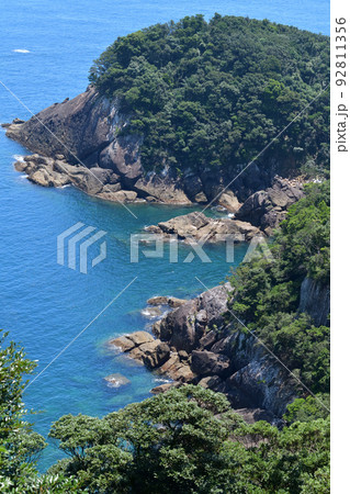 「徳島県」海陽町　竹ヶ島山頂の休憩所よりの眺望 92811356