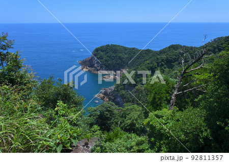 「徳島県」海陽町　竹ヶ島山頂の休憩所よりの眺望 92811357