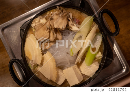 調理中の馬肉鍋（青森県十和田市） 92811792