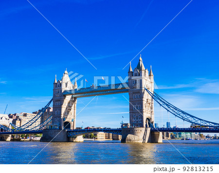 ロンドン　タワー・ブリッジ 92813215