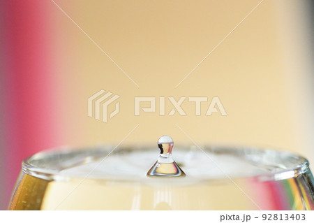 雫の不思議 92813403