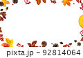 秋をイメージした素材 92814064