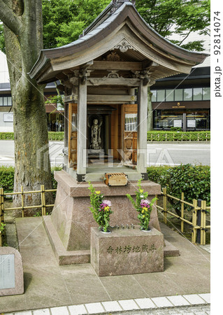 金沢市街地　香林坊交差点　香林坊地蔵尊　石川県金沢市 92814074