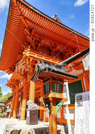 夏の京都 上賀茂神社(加茂別雷神社) 楼門 京都府京都市 夏の京都 上賀茂神社(加茂別雷神社) 楼門 京都府京都市 92814727