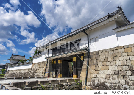 夏の二条城　東大手門　京都市中京区 92814856