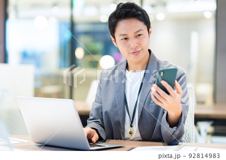 エンジニア オフィスカジュアル ビジネス オフィス 撮影協力:WEEK芝大門 サンフロンティア不動産 エンジニア オフィスカジュアル ビジネス オフィス 撮影協力:WEEK芝大門 サンフロンティア不動産 92814983