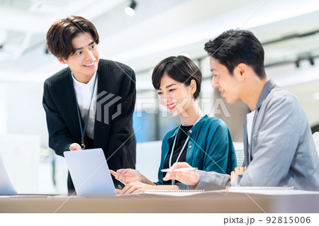 エンジニア　オフィスカジュアル　ビジネス　オフィス　撮影協力：WEEK芝大門　サンフロンティア不動産 92815006