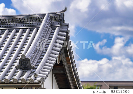 夏の二条城　二の丸御殿の屋根　京都市中京区 92815506