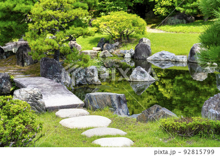 夏の二条城　清流園の風景　京都市中京区 92815799