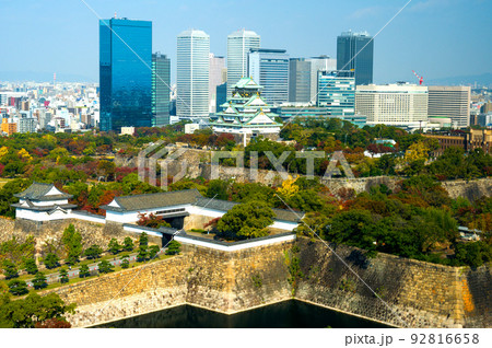 大阪城全景と大阪の街並み/ 大阪城全景と大阪の街並み/ 92816658