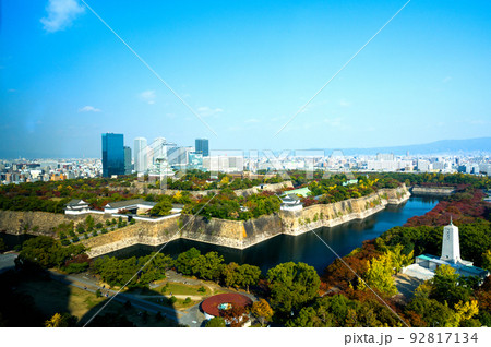 大阪城全景と大阪の街並み/ 大阪城全景と大阪の街並み/ 92817134