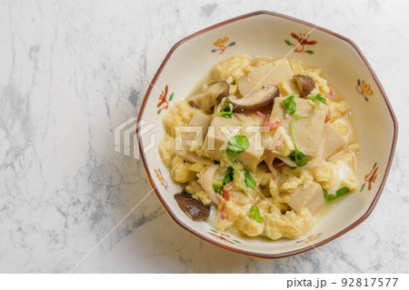 高野豆腐の玉子とじ 高野豆腐の玉子とじ 92817577