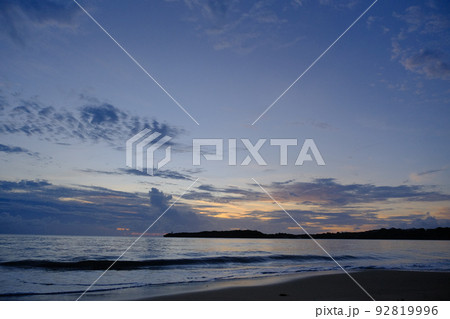西表島　月ヶ浜の夕景 92819996