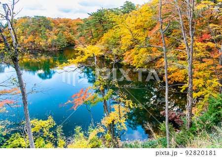 青森県 紅葉の白神山地　～十二湖・王池～ 92820181