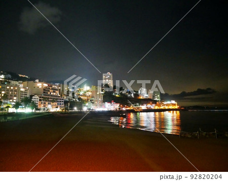 熱海　海岸線の夜景 92820204