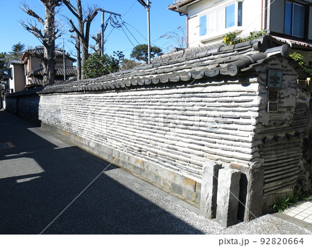 台東区の谷中にある観音寺築地塀 92820664
