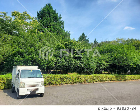 青空/駐車場/軽貨物車両/軽トラック 92820734