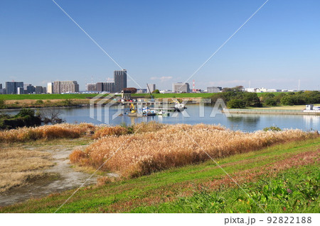 冬の江戸川浚渫工事風景 冬の江戸川浚渫工事風景 92822188