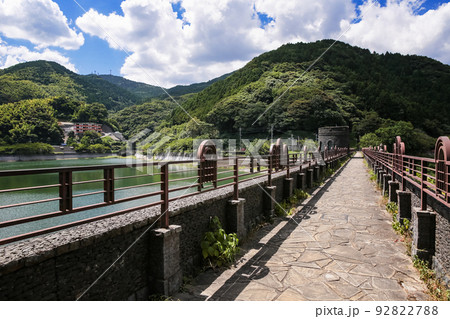 河内貯水池と堰堤の風景　北九州市八幡東区 92822788