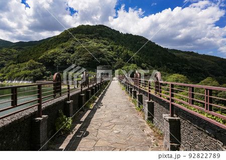 河内貯水池と堰堤の風景　北九州市八幡東区 92822789