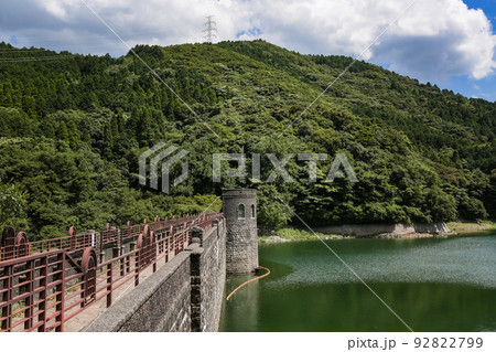 河内貯水池と堰堤の風景　北九州市八幡東区 92822799
