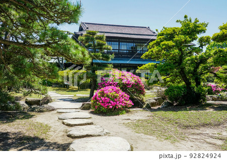 高松城址を利用した玉藻公園の披雲閣庭園（香川県高松市） 92824924