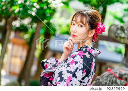 浴衣の女性 浴衣の女性 92825999