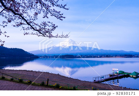 河口湖北岸からの逆さ富士2022 河口湖北岸からの逆さ富士2022 92830171