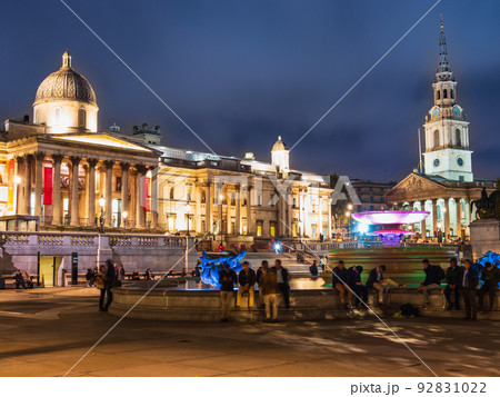 ロンドン トラファルガー広場 夜景 ロンドン トラファルガー広場 夜景 92831022