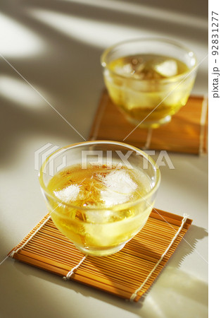 夏の冷たいお茶 夏の冷たいお茶 92831277