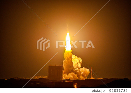 種子島でのH-ⅡAロケットの夜間打ち上げ風景 92831785