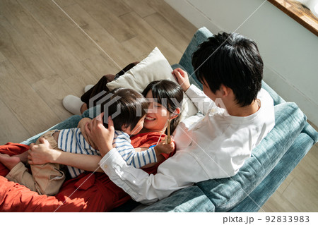 10 months old 92833983