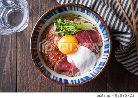 ローストビーフ丼 ローストビーフ丼 92835723