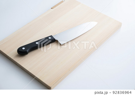 ヒノキのまな板と包丁 92836964