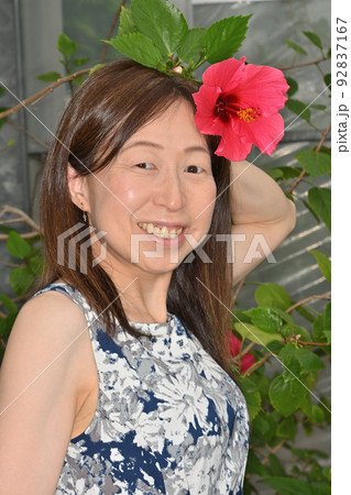 咲くやこの花館にて 咲くやこの花館にて 92837167