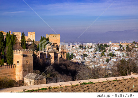 アルハンブラ宮殿 92837597