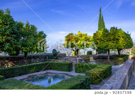 アルハンブラ宮殿 92837598