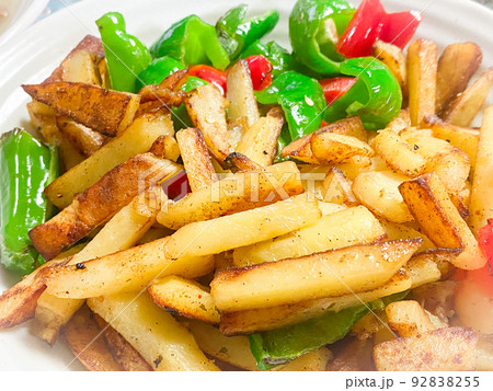 中国家庭料理:干煸土豆条(細切りじゃがいもの中華炒め) 中国家庭料理:干煸土豆条(細切りじゃがいもの中華炒め) 92838255