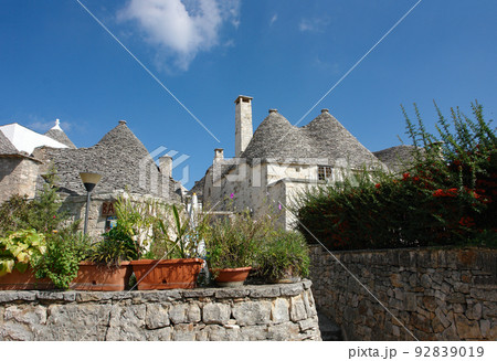 アルベルベッロの世界遺産の街並み 92839019