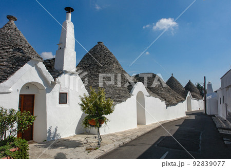 アルベルベッロの世界遺産の街並み 92839077