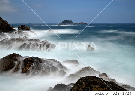 多田ヶ瀬海岸(耳穴島)　【三重県北牟婁郡紀北町】 92841724