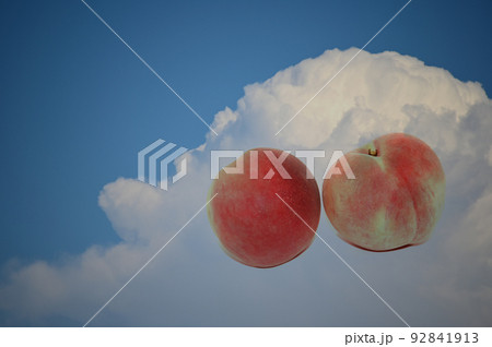 夏空と桃2個 夏空と桃2個 92841913