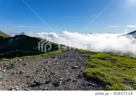 稜線上の登山道 92847518