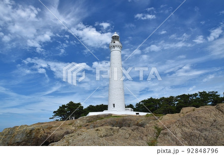 晴天の出雲日御碕灯台　島根 92848796