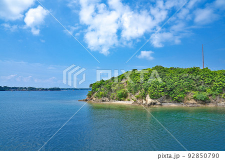 【賢島エスパーニャクルーズより英虞湾の風景】 三重県志摩市阿児町神明 【賢島エスパーニャクルーズより英虞湾の風景】 三重県志摩市阿児町神明 92850790
