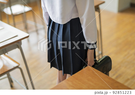 教室 放課後 女子高生 92851223