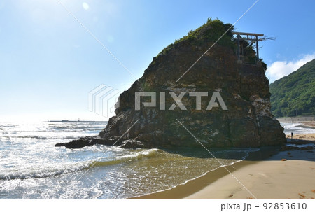 稲佐の浜の弁天島　島根 92853610