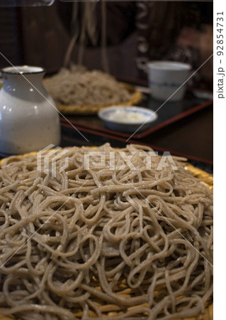 美味しい蕎麦屋で食べたざるそば 92854731
