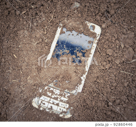 Old phone buried 92860446